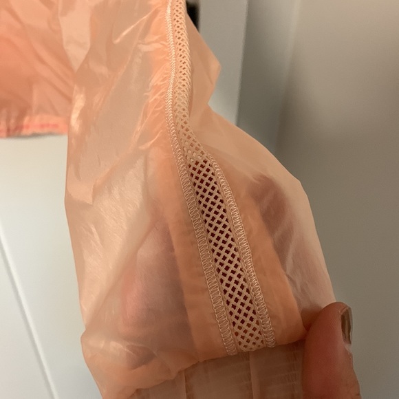 Lulu lemon rain jacket size 10 - Picture 3 of 4